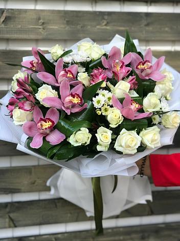 Букет цветов из: Розы и Хризантемы в Бегичевский
