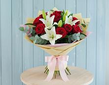 Букет цветов из:  Лилии и Розы в Бегичевский