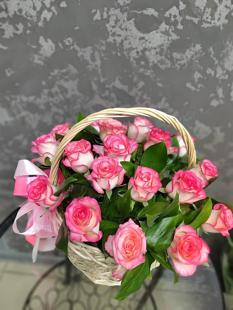 Цветочная композиция из Розы в корзине в Бегичевский
