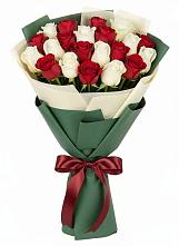 Букет Микс из красных и белых роз в Бегичевский