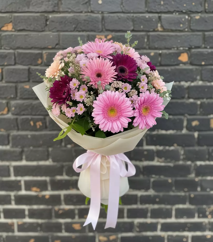 Букет цветов из: Герберы и Хризантемы в Бегичевский