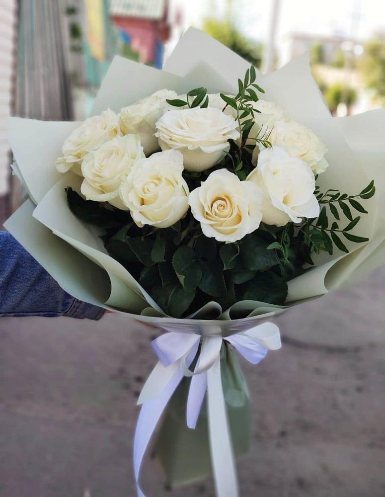 Букет Белые розы Проуд в Бегичевский