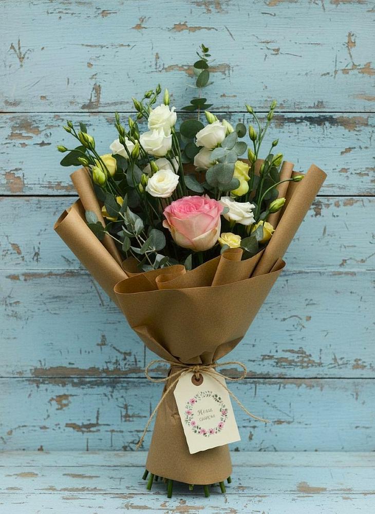 Букет цветов из: Розы и Лизиантусы в Бегичевский