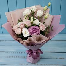 Букет цветов из:  Розы и Лизиантусы в Бегичевский