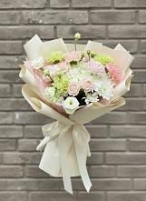 Букет цветов из:  Гвоздики, Розы, Лизиантусы и Хризантемы в Бегичевский