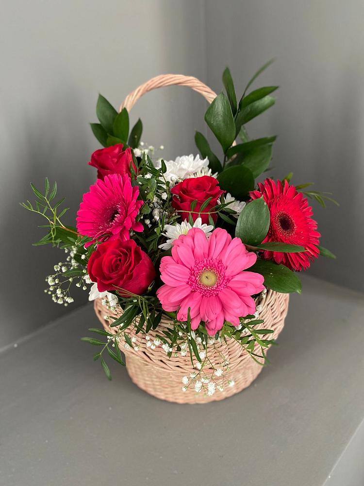 Цветочная композиция из Розы, Хризантемы и Герберы в корзине в Бегичевский