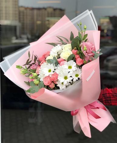 Букет цветов из: Розы, Лизиантусы и Хризантемы в Бегичевский